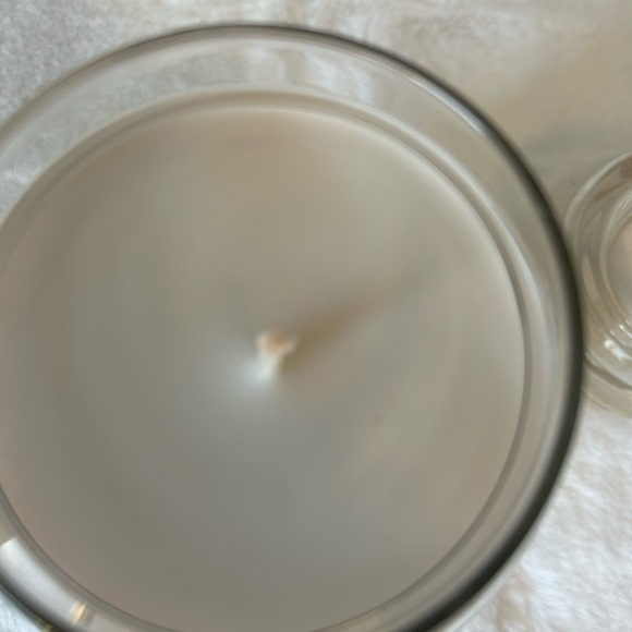 Yankee Candle Soft Cashmere Jar - White large 22oz - Picture 2 of 4